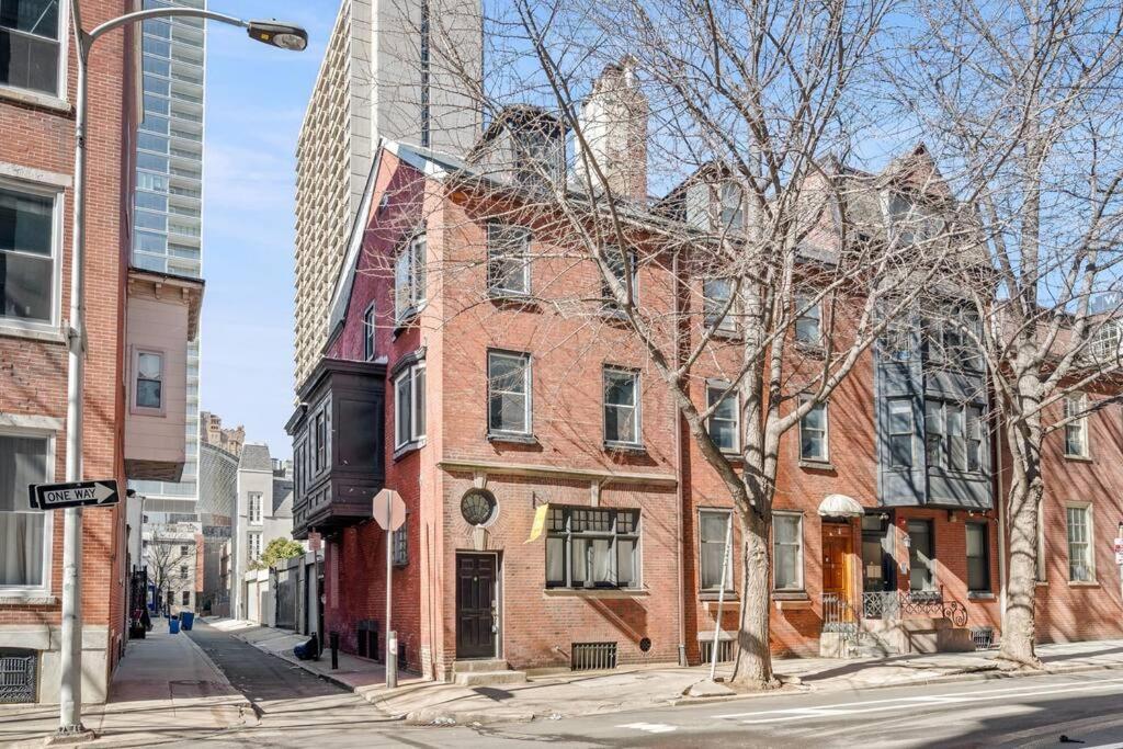 New! Cozy In Center City! Apartment